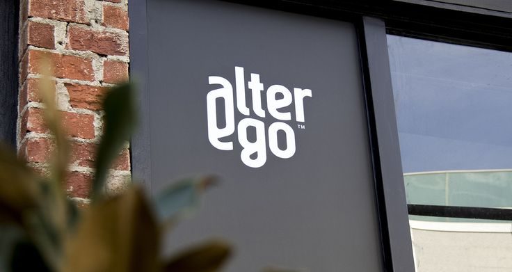 國外品牌形象店面設計和VI導示設計欣賞-8