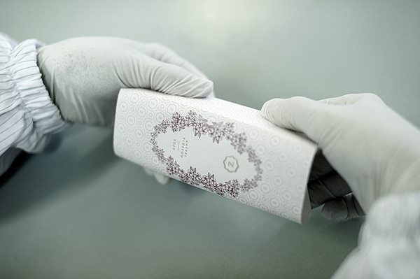 歐洲化工企業VI設計的匠心調性-7