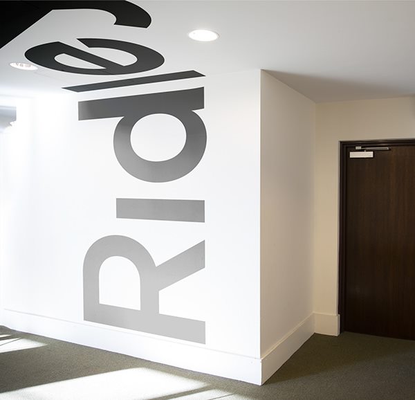 國外建筑VI設計識別系統全套策劃借鑒-7