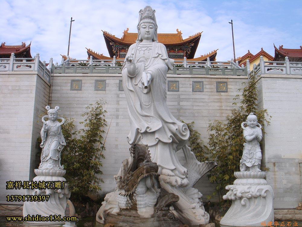 在現在的佛教文化中，觀音菩薩也可以說是圣人的形象存在，被廣大的的信徒所敬仰，而今的寺院里或多都會有一尊莊嚴的石雕觀音，供信徒參拜。