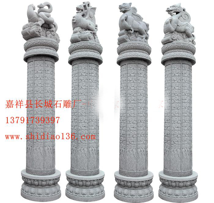 石雕四大神獸在擺放的位置上也是有講究的，東為青龍，西為白虎，南為朱雀，北為玄武。我國講究的是風(fēng)水，所以都要按照風(fēng)水的最佳位置擺放四大神獸雕刻。而四大神獸的雕刻更是我國石雕藝術(shù)的一種文化體現(xiàn)。